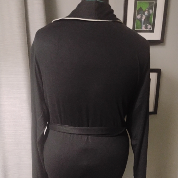 Natori Oasis Soft Robe in Black with White Trim Sz XL NWT - Picture 8 of 10